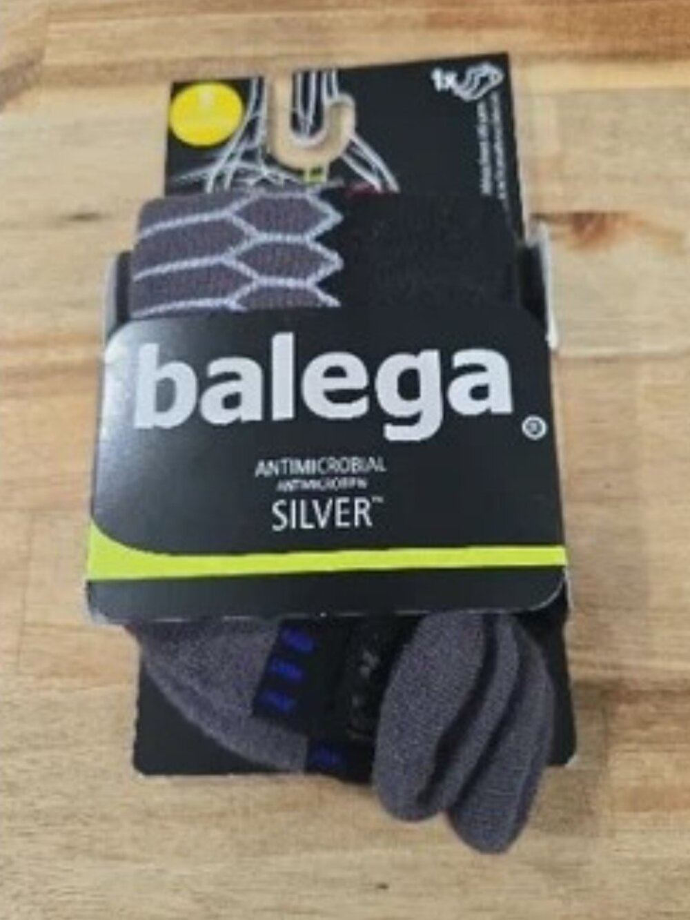 Balega Antimicrobial Silver No Show Socks Women's Size Small NWT Black/Carbon